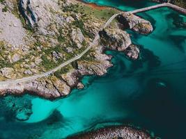 Ansichten von etwas außerhalb von Henningsvaer auf den Lofoten in Norwegen foto