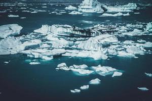 Jökulsarlon-Gletscherlagune an der Südküste Islands foto