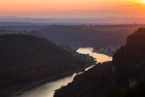 Herbstlandschaften im Elbsandsteingebirge. foto