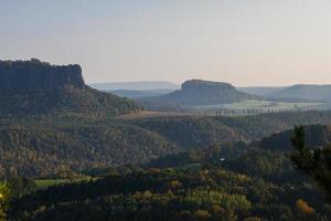 Herbstlandschaften im Elbsandsteingebirge. foto