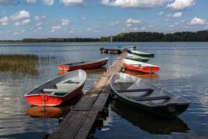 Sommerlandschaften am See in Litauen foto