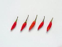 indonesische lokale würzige rote Chilis aus der Vogelperspektive foto