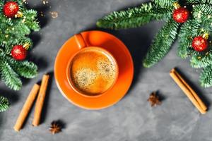Morgenkaffee-Zusammensetzung. Weihnachtsbild. foto