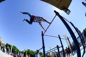 Charkiw, Ukraine - 27. Mai 2018 Street Workout Show während des jährlichen Festivals der Straßenkulturen foto