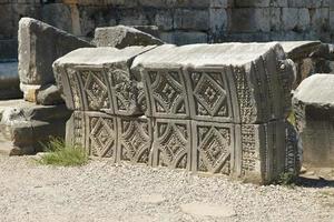 Artefakt in der antiken Stadt Perge in Antalya, Türkei foto