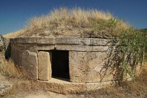 Tumulus in der antiken Stadt Hierapolis, Pamukkale, Denizli, Turkiye foto