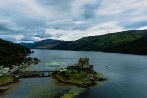 eilean donan castle, schottland foto