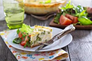 Quiche mit Blumenkohl und grünen Bohnen foto