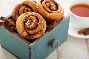 Zimtschnecken zum Frühstück foto