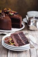 dunkler Schokoladenkuchen mit Ganashe-Frosting foto