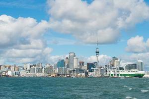 auckland die stadt der segel blick von devonport island, nordinsel, neuseeland. foto