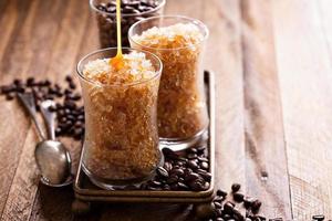 Kaffee Granita in kleinen Gläsern foto