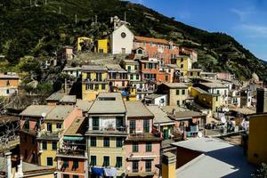 kleine stadt im gebiet der cinque terre in ligurien, italien foto