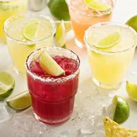 Auswahl an Margarita-Cocktails foto