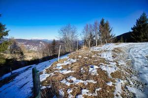 schneebedeckte Winterlandschaft foto