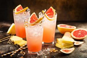 Grapefruit- und Ananascocktail foto