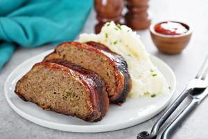 Hackbraten mit Kartoffelpüree foto