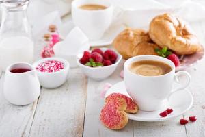 Valentinstag Frühstück mit Kaffee foto