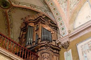 santiago de queretaro, queretaro, mexiko - 9. november 2022 alte orgel in der kirche von santiago apostol foto