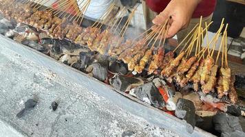 sehr würziges Rinder-Satay-Fleisch über Holzkohle gegrillt, Rinderspieß köstlich foto