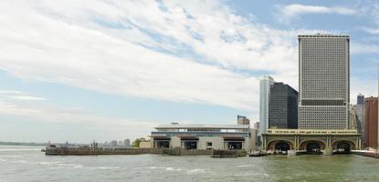 Skyline von New York City von Governor's Island. foto