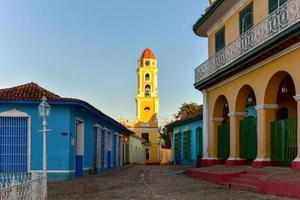 glockenturm des klosters von san francisco de asis in trinidad, kuba. foto