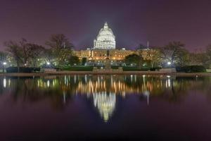 Kapitolgebäude bei Nachtbau - Washington, DC foto