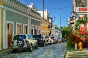 San Juan, Puerto Rico - 26. Dezember 2015 - Straße im alten San Juan, Puerto Rico foto