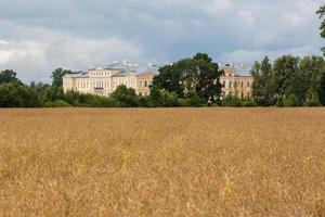 Ländliche Sommerlandschaften im Baltikum foto