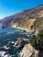 Scenic Area by Mcway Falls an der Küste von Big Sur in Zentralkalifornien. foto