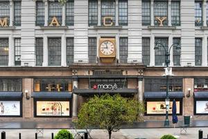 new york city - 29. mar 2020 - eingang zum macy's flagship store am herald square in new york city. foto