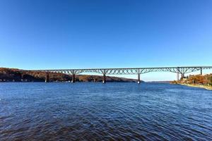 Blick auf die Poughkeepsie-Eisenbahnbrücke, auch bekannt als Gehweg über den Hudson. es ist die höchste Fußgängerbrücke der Welt foto