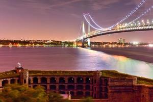 Unterführung der Verrazano-Brücke foto