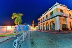 palacio brunet entlang der plaza mayor im zentrum von trinidad, kuba, ein unesco-weltkulturerbe. foto