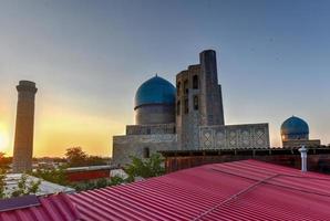 Bibi-Khanym-Moschee in Samarkand, Usbekistan. im 15. Jahrhundert war sie eine der größten und prächtigsten Moscheen der islamischen Welt. foto