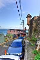 Stadtmauern und Aussichtspunkt entlang der Straßen von San Juan, Puerto Rico. foto