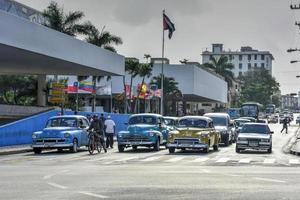 Havanna, Kuba - 14. Januar 2017 - Oldtimer in den Straßen von Havanna, Kuba. foto