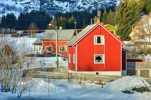 die stadt nusfjord auf den lofoten, norwegen im winter. foto