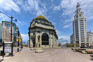 Buffalo, New York 8. Mai 2016, die Buffalo Savings Bank ist ein neoklassizistisches Bankfilialengebäude am 1 Fountain Plaza in der Innenstadt von Buffalo, New York. foto