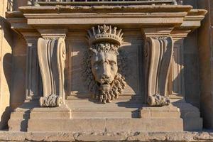 nahaufnahme löwenstuck im palazzo pitti, dem alten palast der familie medici in florenz, italien. foto