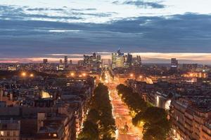 die Skyline von Paris und das Hauptgeschäftsviertel La Defense. foto