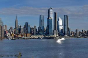 New York City - 21. April 2019 - Panoramablick auf die Skyline von New York City vom Hamilton Park, Weehawken, New Jersey. foto