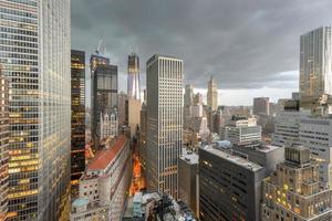 Luftaufnahme der Wolkenkratzer der Innenstadt von Manhattan in New York City. foto