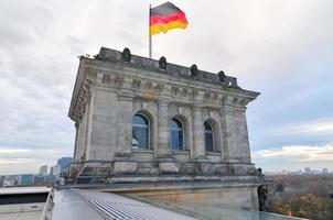 das dach des reichstagsgebäudes in berlin, deutschland foto