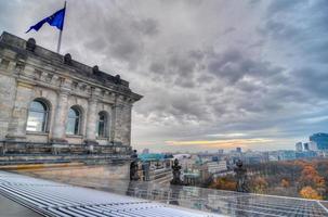 das dach des reichstagsgebäudes in berlin, deutschland foto