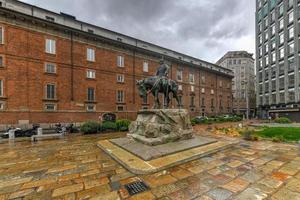 missori-denkmal auf der piazza missori in mailand, 2022 foto