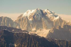 luftaufnahme von gletschern im denali-nationalpark, alaska foto