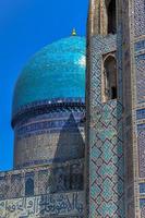 Bibi-Khanym-Moschee in Samarkand, Usbekistan. im 15. Jahrhundert war sie eine der größten und prächtigsten Moscheen der islamischen Welt. foto