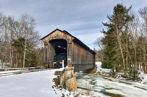 Clarks Handelsposten überdachte Brücke in Lincoln, New Hampshire. foto