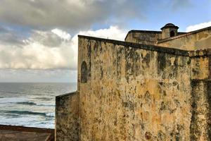 castillo de san cristobal in san juan, puerto rico. seit 1983 gehört sie zum unesco-weltkulturerbe. sie wurde von spanien zum schutz vor landgestützten angriffen auf die stadt san juan errichtet. foto